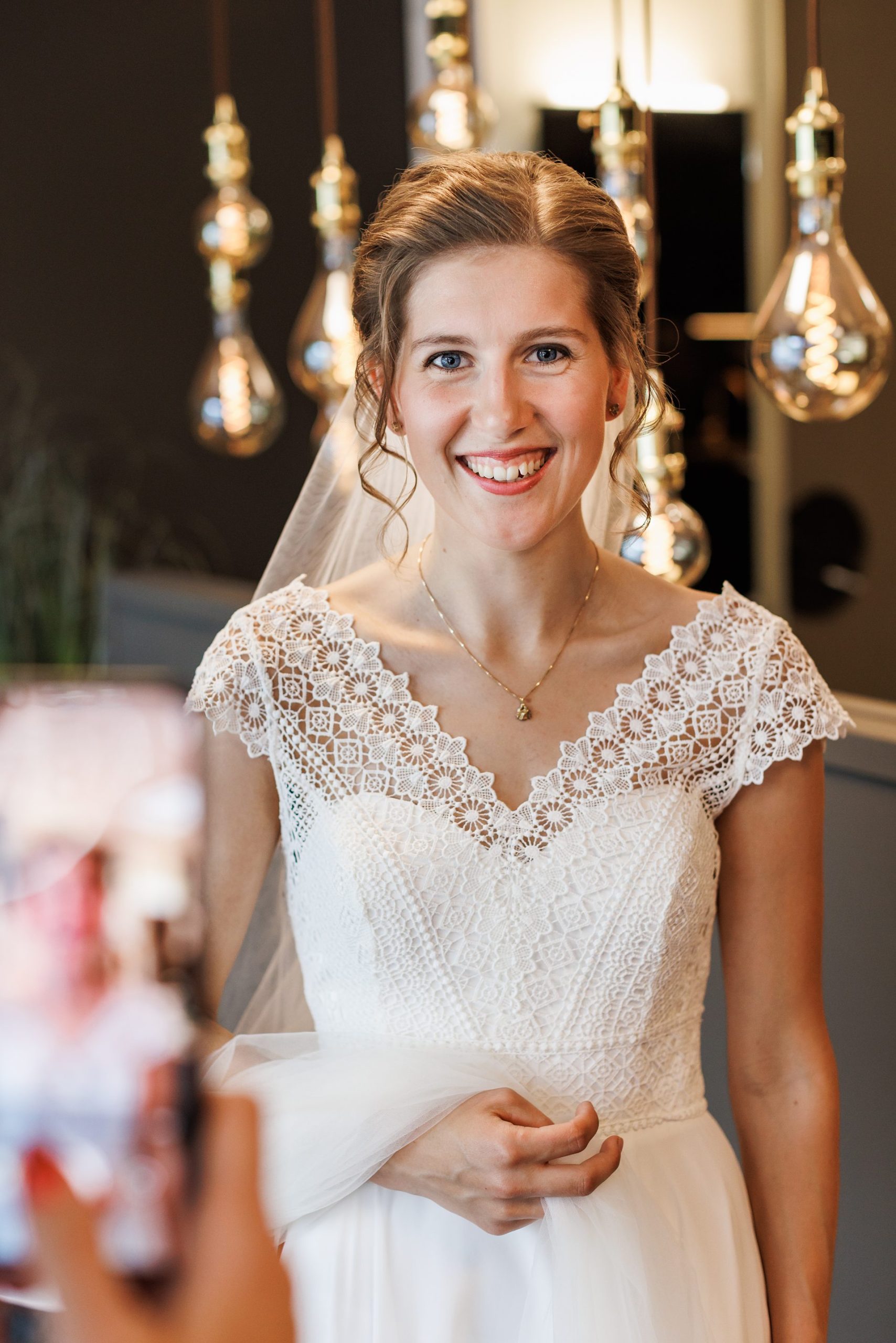 Bryllupsportrett i dramatisk fjellandskap